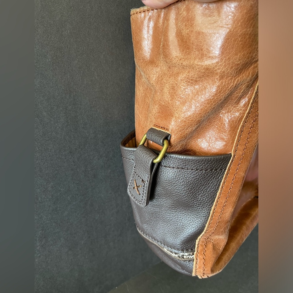 The Sak distressed shoulder/hobo purse. - Picture 3 of 7